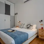 Guesthost - Relaxing Wooden Daire Milano
