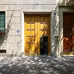 Guesthost - Relaxing Wooden Milano