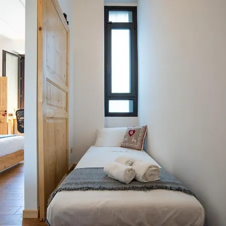 Guesthost - Relaxing Wooden Milán